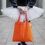 Nákupná taška LOQI Pleated Orange3